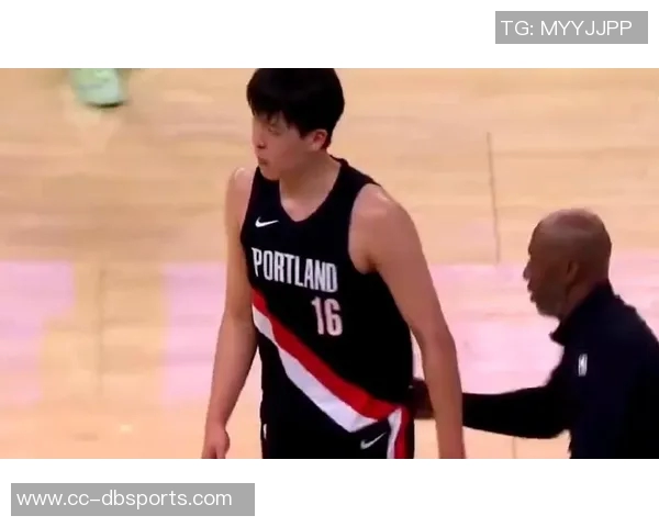 明日杨瀚森首秀即将开启粉色小书包陪伴他踏上NBA之旅 明日杨瀚森首秀即将开启粉色小书包陪伴他踏上NBA之旅
