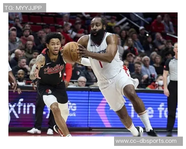 快船半场领先鹈鹕8分哈登贡献16分6助攻祖巴茨与普尔各得14分 快船半场领先鹈鹕8分哈登贡献16分6助攻祖巴茨与普尔各得14分