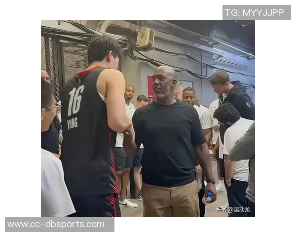 罗威称赞杨瀚森训练表现出色竞争对手的认可让人刮目相看