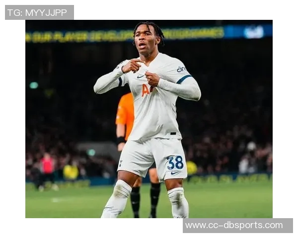 穆阿尼现身热刺训练场约翰逊乌多吉缺席引关注