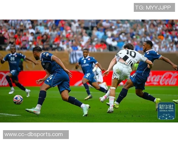 伊尔迪兹主动让点球给戴维展现体育精神与团队合作精神